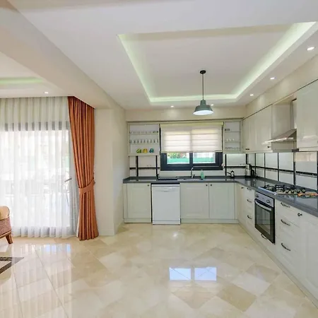 Luxury 4 Bedroom With Private Pool, 1003 Βίλα Φετιγιέ