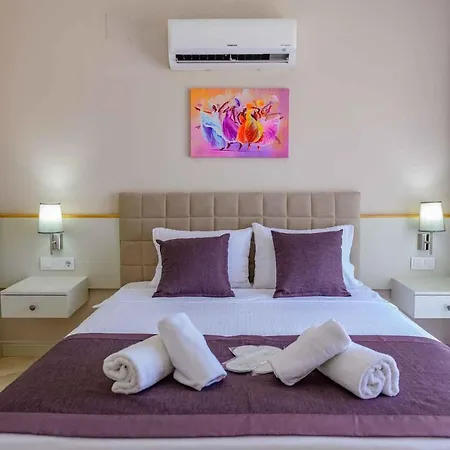 Βίλα Luxury 4 Bedroom With Private Pool, 1003 Φετιγιέ