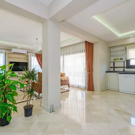 Luxury 4 Bedroom With Private Pool, 1003 Villa