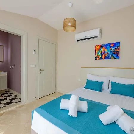 Luxury 4 Bedroom With Private Pool, 1003 Fethiye