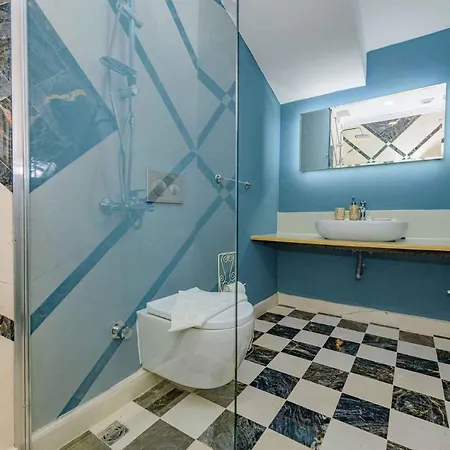 Luxury 4 Bedroom With Private Pool, 1003 Fethiye