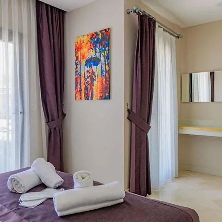 Luxury 4 Bedroom With Private Pool, 1003 * Fethiye